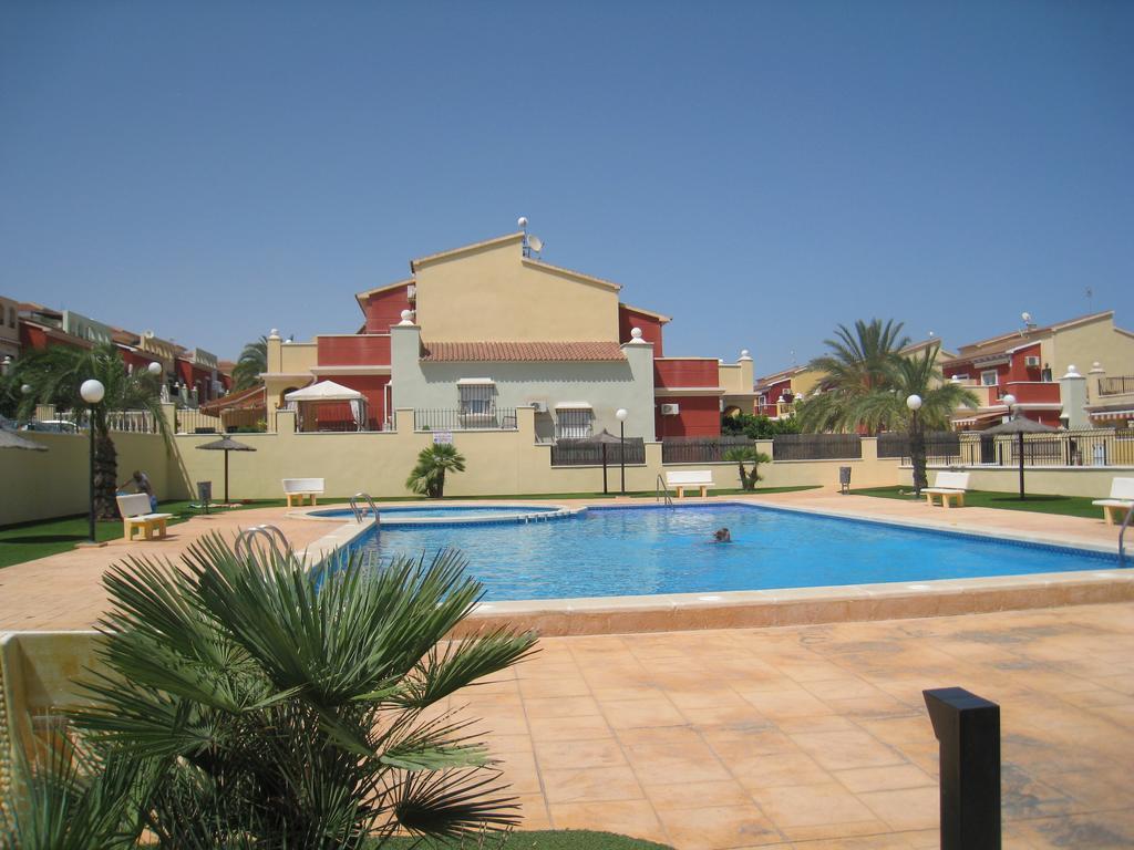 Bungalow Altos De La Bahia Torrevieja Cameră foto