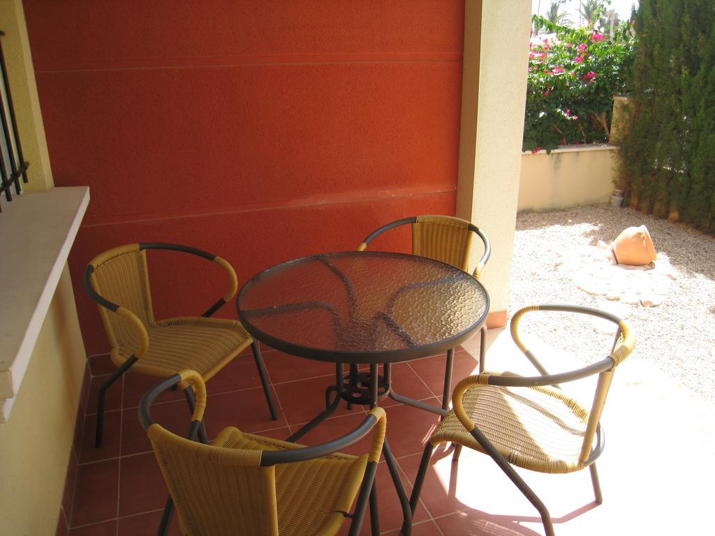 Bungalow Altos De La Bahia Torrevieja Cameră foto